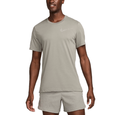 T-SHIRT NIKE DRI FIT RUN HOMBRE BEIGE FZ8056-053 ¡SUMMER SALE!