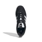 ID6278_3_FOOTWEAR_Photography_Top Portrait View_white.jpg