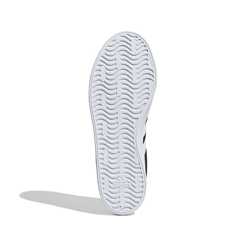 ID6278_4_FOOTWEAR_Photography_Bottom View_white.jpg