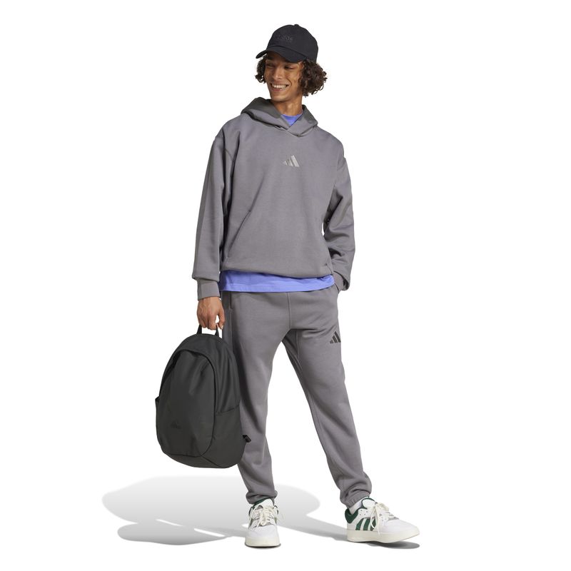 IT2046_6_HARDWARE_On Model_Standard Outfit View_white.jpg