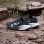 IE0813_19_FOOTWEAR_Photography_HeroMrktng View 6.jpg