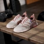 JI3902_18_FOOTWEAR_Photography_HeroMrktng View 5.jpg