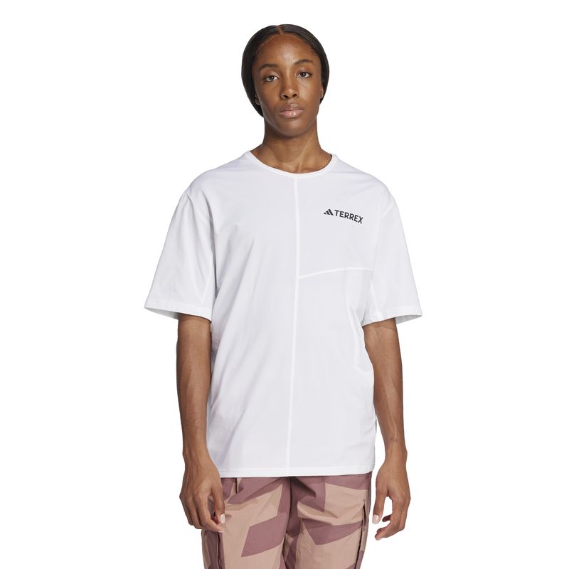 JE0366_2_APPAREL_On Model_Standard View_white.jpg