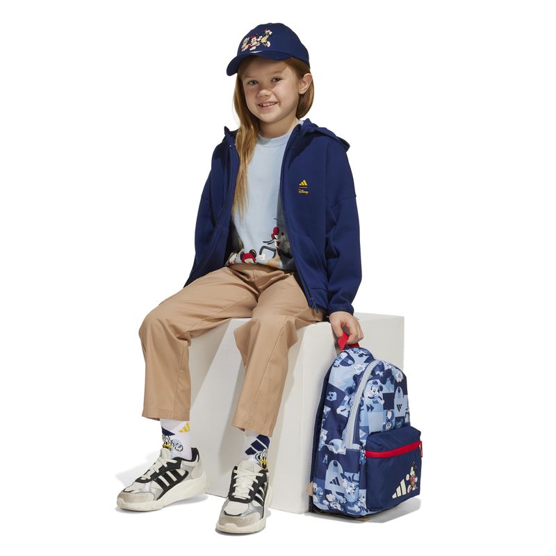JD4554_5_APPAREL_On Model_Walking View_white.jpg