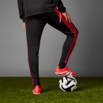 ID3745_13_FOOTWEAR_Photography_DescMrktng-View-1.jpg