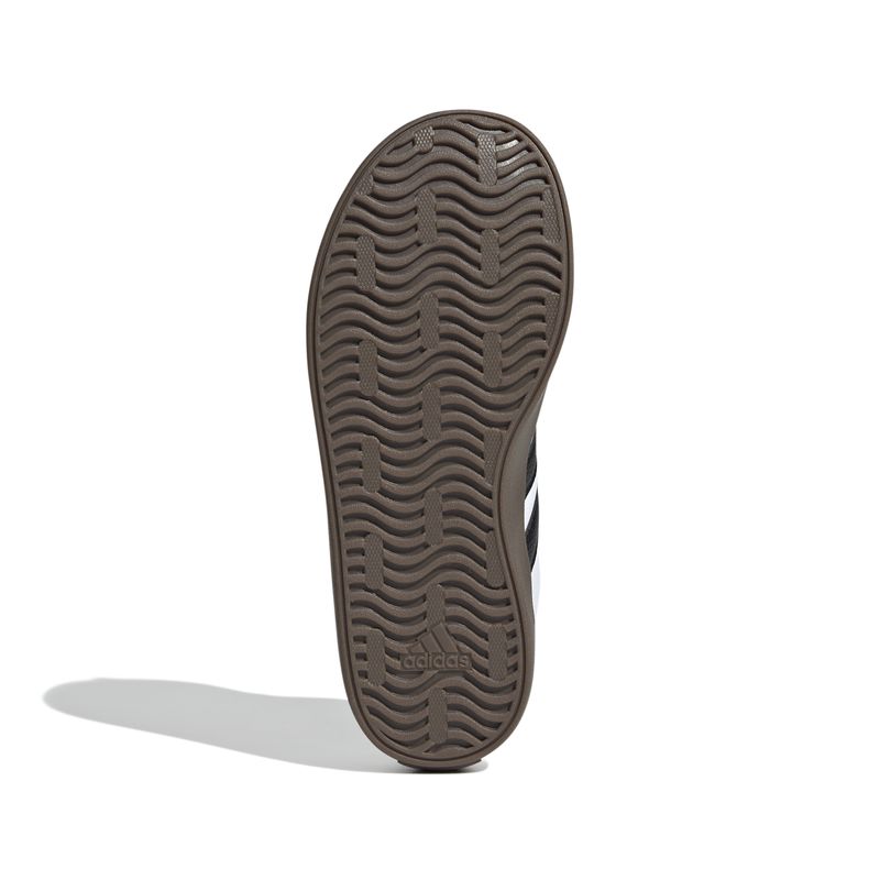 ID9155_4_FOOTWEAR_Photography_Bottom View_white.jpg