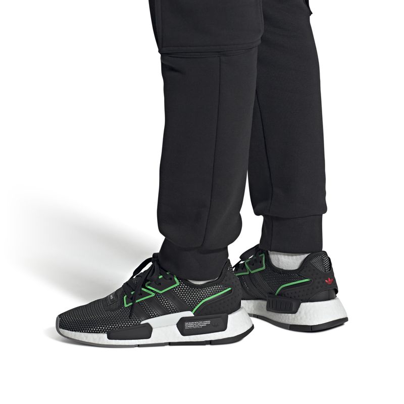 IE4559_11_FOOTWEAR_On Model_Front View_white.jpg
