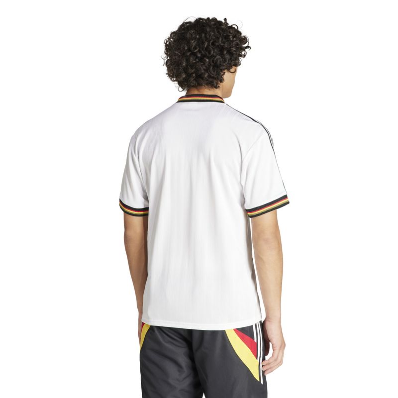 IT7749_6_APPAREL_On Model_Back View_white.jpg