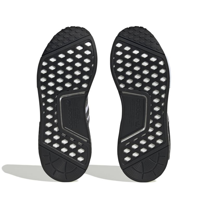 IE9624_4_FOOTWEAR_Photography_Bottom View_white.jpg
