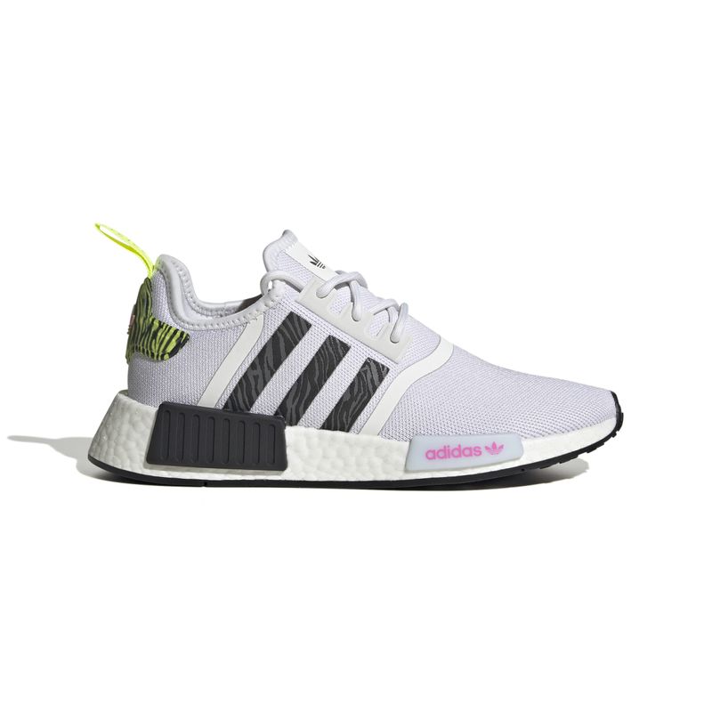 IE9624_1_FOOTWEAR_Photography_Side Lateral Center View_white.jpg