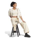 IR9092_5_APPAREL_On Model_Walking View_white.jpg