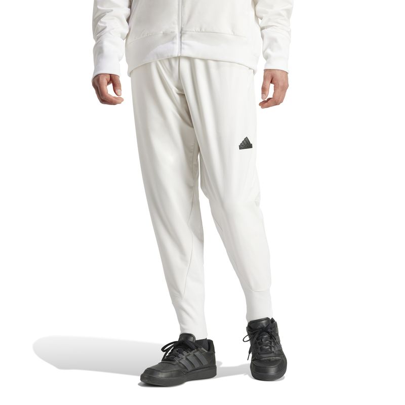 IN1909_3_APPAREL_On Model_Standard View_white.jpg