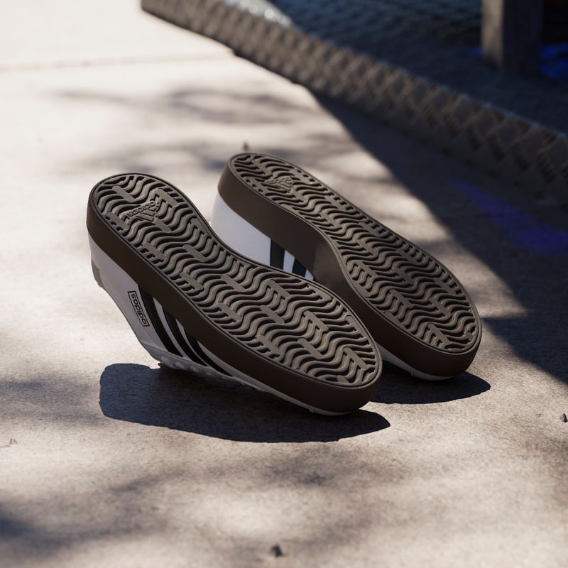 ID8797_15_FOOTWEAR_Photography_HeroMrktng View 4.jpg