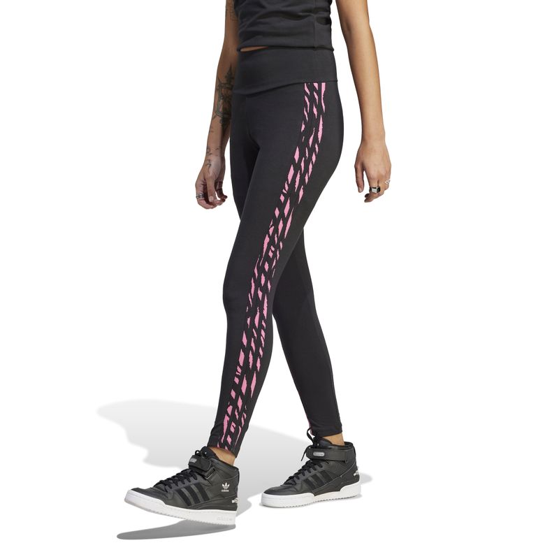 II0924_3_APPAREL_On Model_Standard View_white.jpg