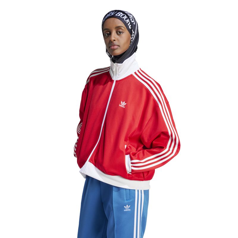 IK0431_3_APPAREL_On Model_Standard View_white.jpg