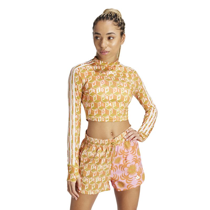 IT9410_3_APPAREL_On Model_Standard View_white.jpg