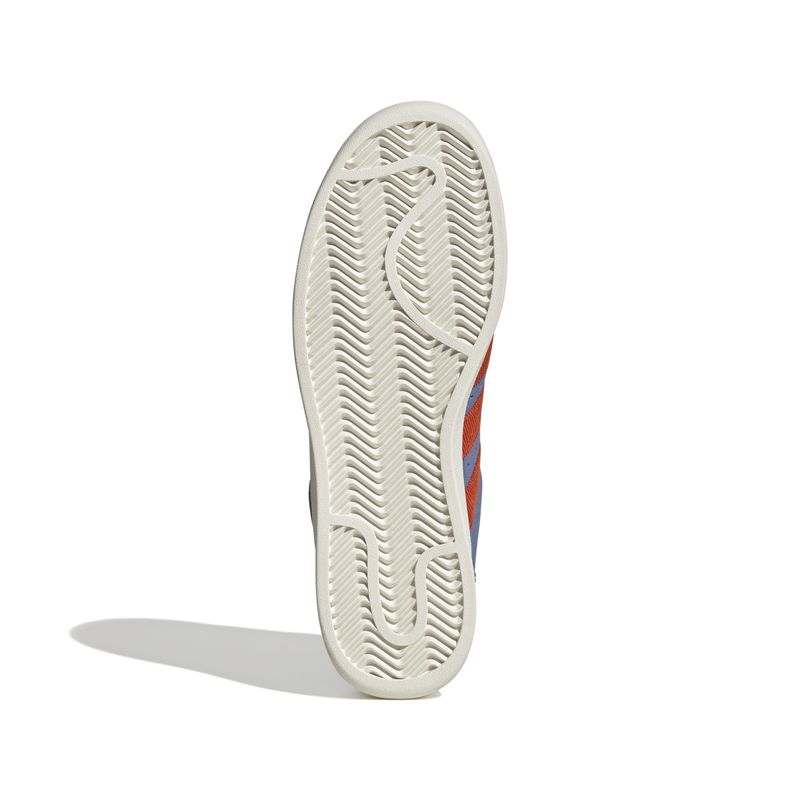 ID8379_4_FOOTWEAR_Photography_Bottom View_white.jpg