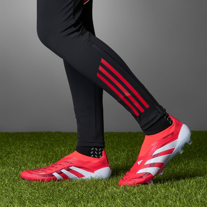 ID3877_15_FOOTWEAR_Photography_HeroMrktng View 3.jpg