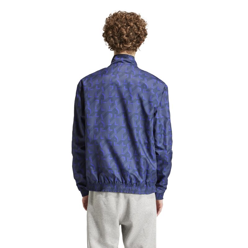 IQ0549_5_APPAREL_On Model_Back View_white.jpg