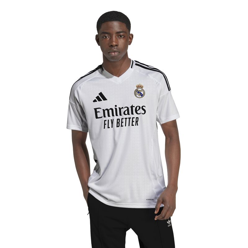 IU5011_4_APPAREL_On-Model_Standard-View_white.jpg
