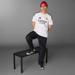 IU5011_10_APPAREL_Photography_DescMrktng-View-1.jpg