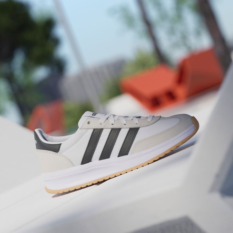 IH8594_17_FOOTWEAR_Photography_HeroMrktng-View-3.jpg