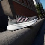 JH9064_16_FOOTWEAR_Photography_HeroMrktng View 3.jpg