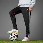 ID1330_13_FOOTWEAR_Photography_DescMrktng View 1.jpg