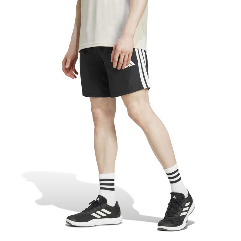 JC7718_2_APPAREL_On-Model_Standard-View_white.jpg