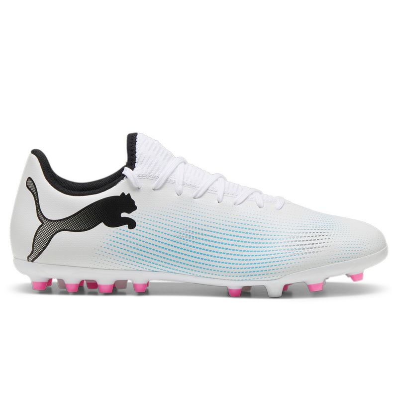 107725-01_botas-de-futbol-para-cesped-artificial-color-blanco-puma-future-play-mg_1_pie-derecho.jpg