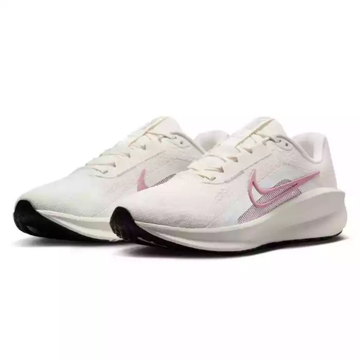 centralsport.online-FD6476-004-deportivas-economicas-correr-nike-downshifter-13-mujer-blancas-4.webp
