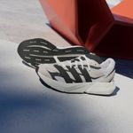 JH6944_19_FOOTWEAR_Photography_HeroMrktng View 4.jpg