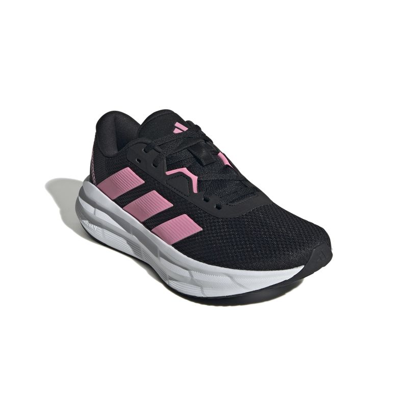 ID8763_6_FOOTWEAR_Photography_Front Lateral Top View_white.jpg