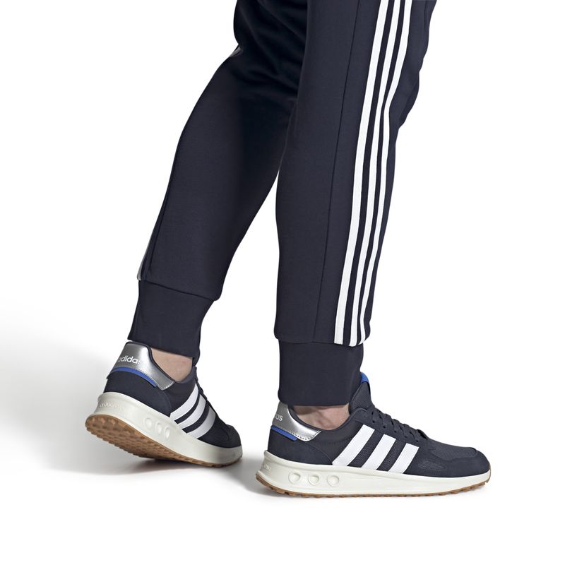 IH8614_10_FOOTWEAR_On Model_Front View_white.jpg