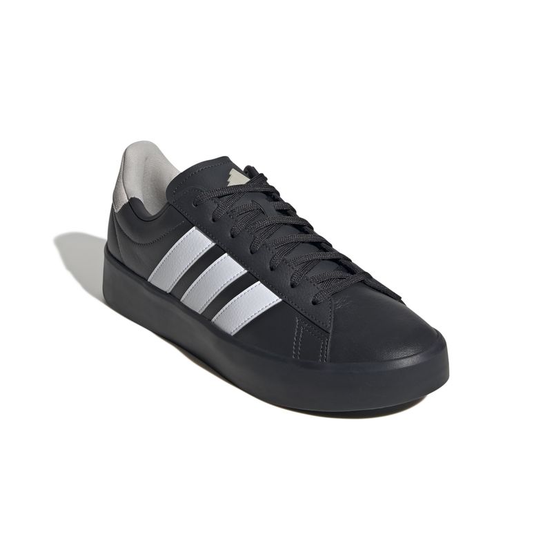 JI2090_6_FOOTWEAR_Photography_Front Lateral Top View_white.jpg