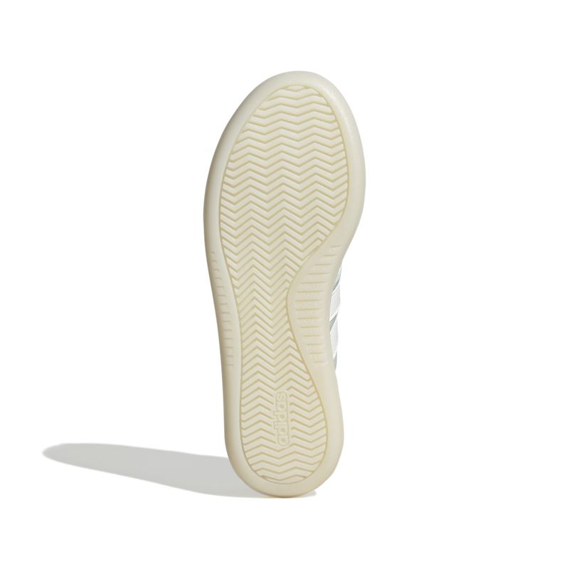 JP9670_4_FOOTWEAR_Photography_Bottom-View_white.jpg