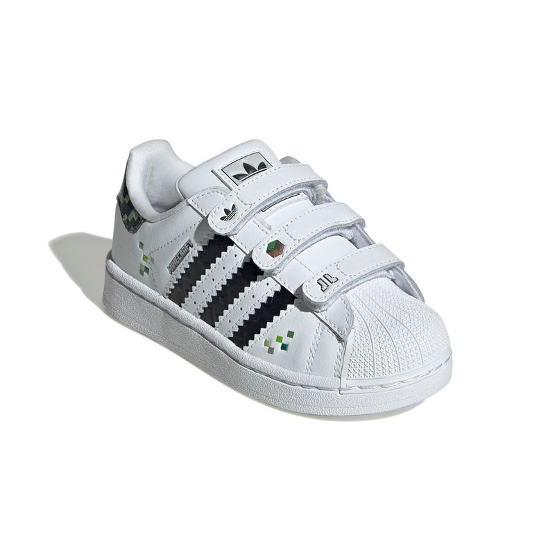 JQ8748_6_FOOTWEAR_Photography_Front Lateral Top View_white.jpg