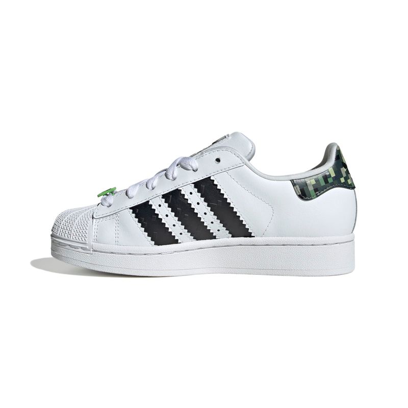 JQ8749_5_FOOTWEAR_Photography_Side-Medial-Center-View_white.jpg