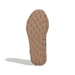 IE3809_4_FOOTWEAR_Photography_Bottom View_white