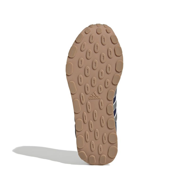 IE3809_4_FOOTWEAR_Photography_Bottom View_white