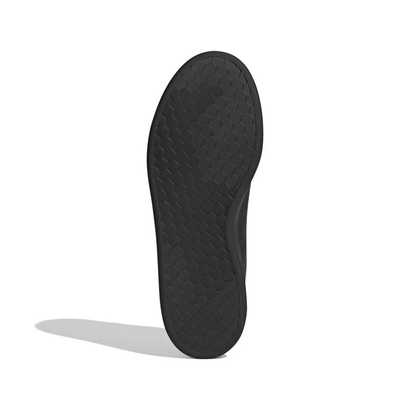JI1049_4_FOOTWEAR_Photography_Bottom View_white
