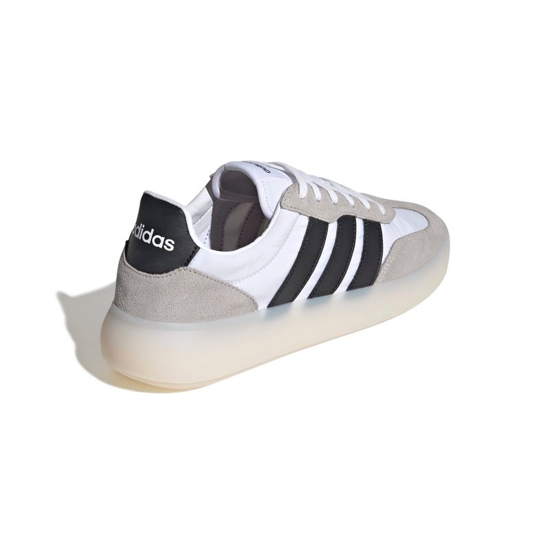 JI2315_7_FOOTWEAR_Photography_Back-Lateral-Top-View_white