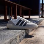 JI2315_16_FOOTWEAR_Photography_HeroMrktng-View-3