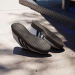 ID3714_15_FOOTWEAR_Photography_HeroMrktng View 4