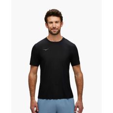 T-SHIRT HOKA AIROLITE RUN HOMBRE NEGRO 1151071-BLK