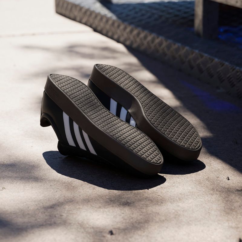 ID3712_15_FOOTWEAR_Photography_HeroMrktng View 4