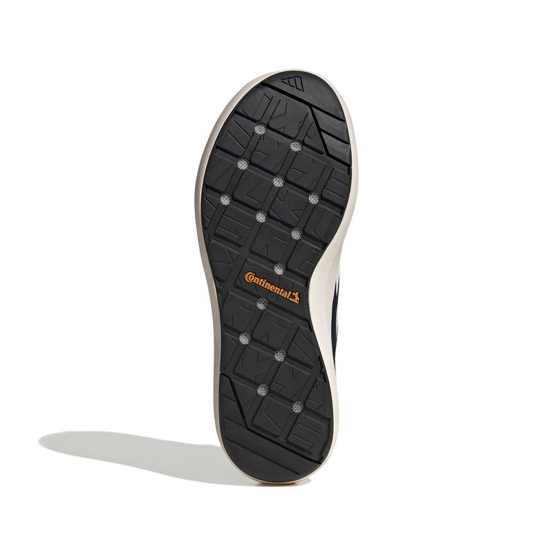 JI3500_4_FOOTWEAR_Photography_Bottom View_white