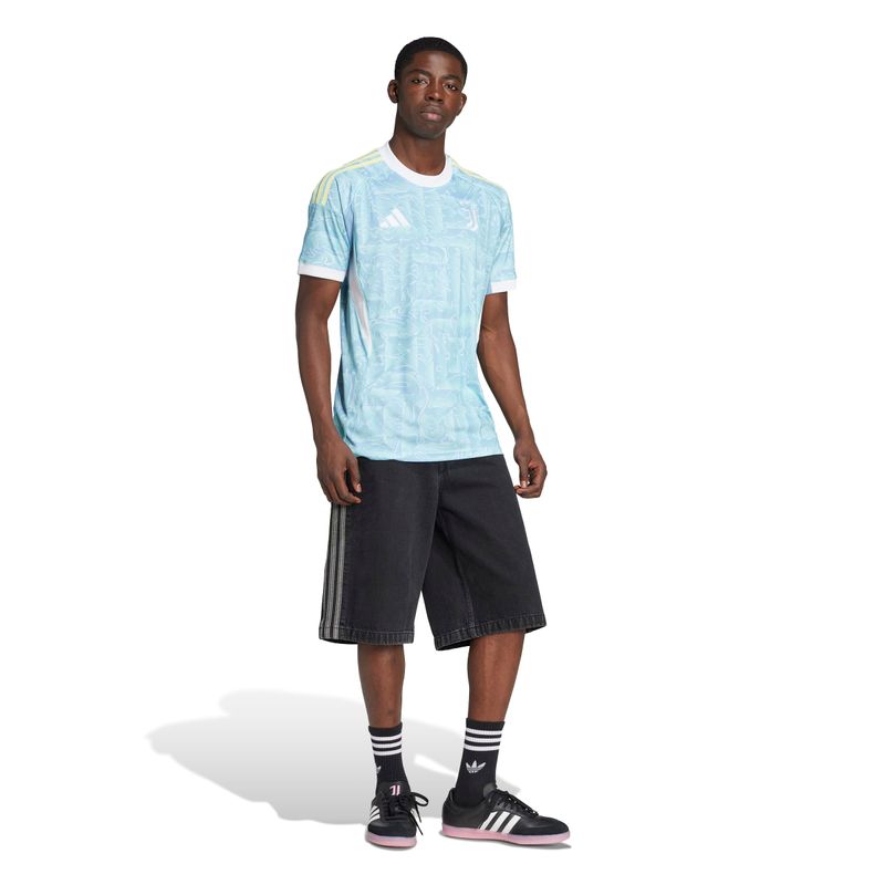 JJ4323_5_APPAREL_On Model_Walking View_white