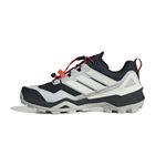 IH2802_5_FOOTWEAR_Photography_Side Medial Center View_white