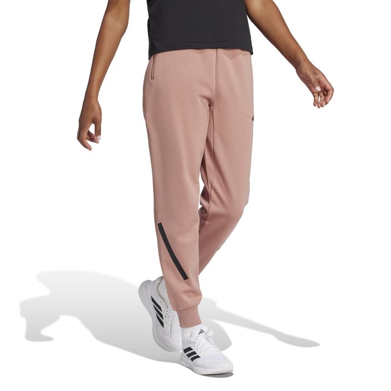 JD5995_5_APPAREL_On Model_Walking View_white
